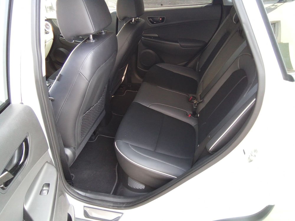 Hyundai Kona usata a Roma (14)