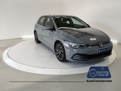 Volkswagen Golf 1.0 eTSI EVO DSG Life del 2022 usata a Bologna