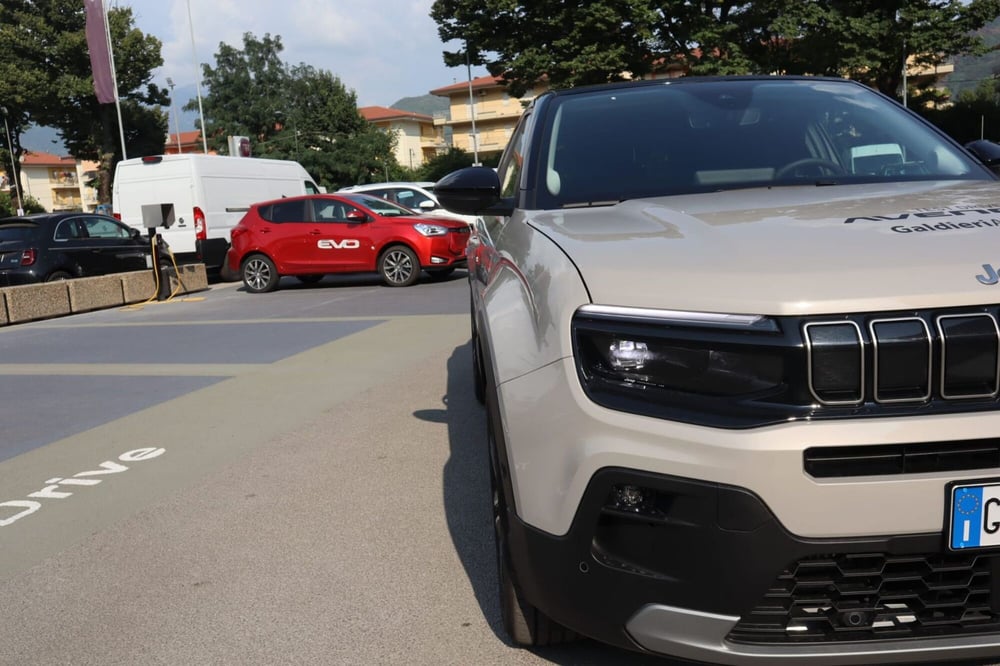 Jeep Avenger usata a Salerno (11)