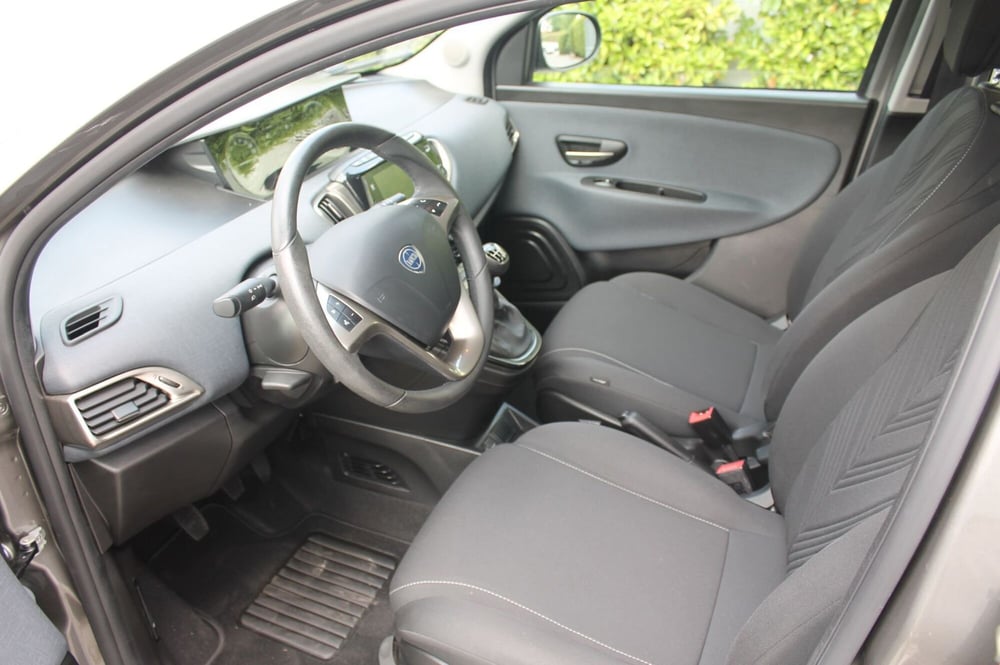 Lancia Ypsilon usata a Cuneo (9)