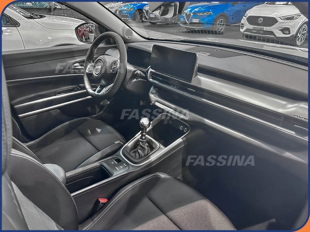 Jeep Avenger nuova a Milano (10)