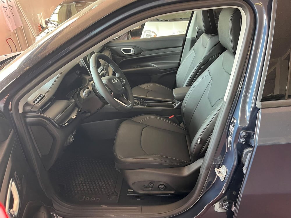 Jeep Compass nuova a Lucca (10)