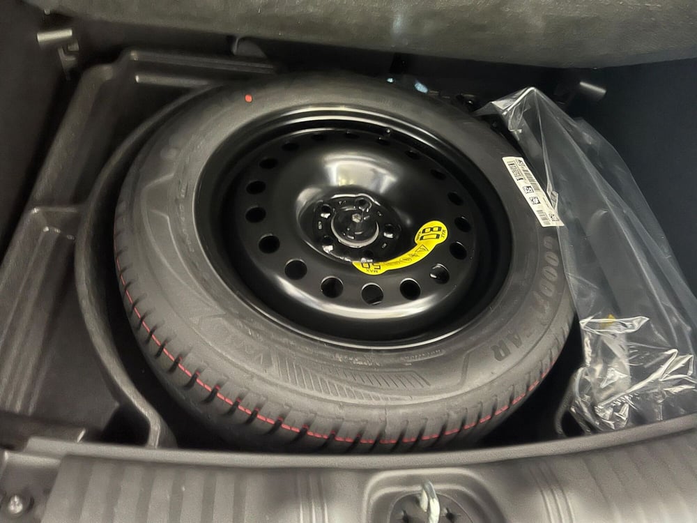 Jeep Compass nuova a Lucca (14)