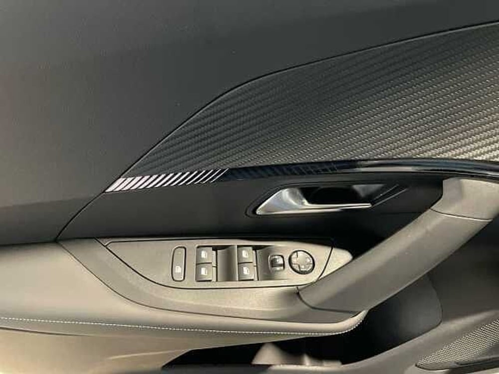 Peugeot 2008 nuova a Salerno (13)