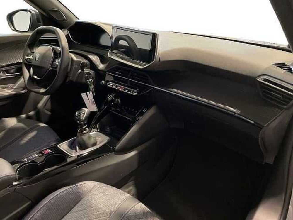 Peugeot 2008 nuova a Salerno (15)