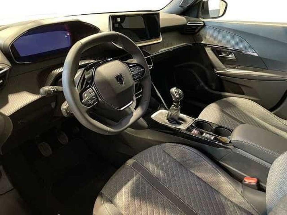 Peugeot 2008 nuova a Salerno (9)