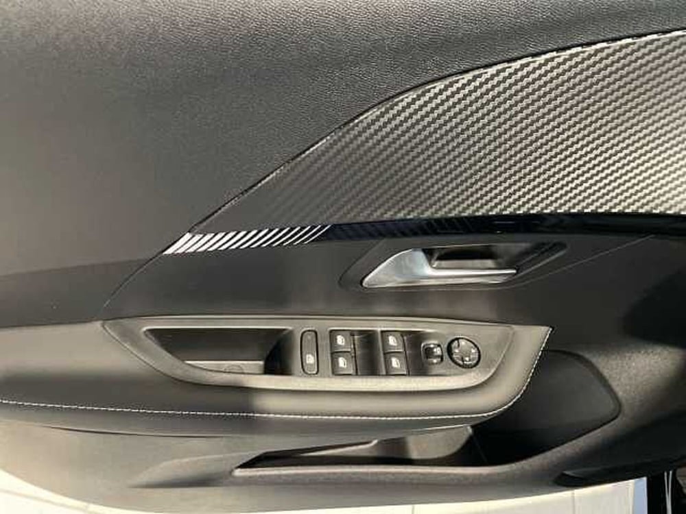 Peugeot 208 nuova a Salerno (13)
