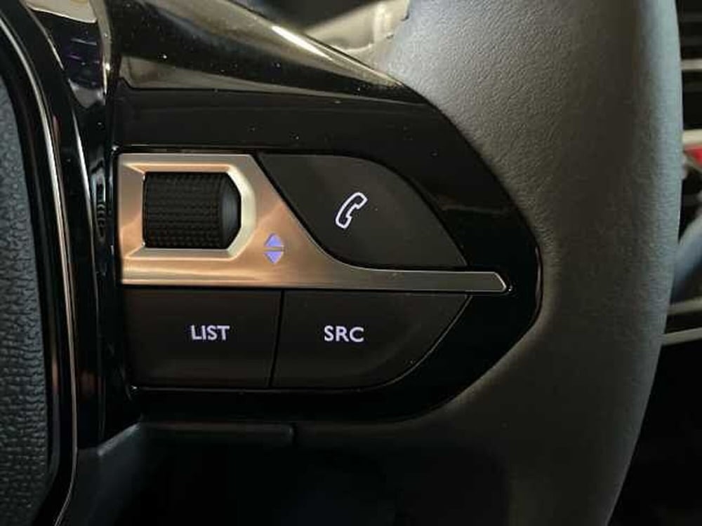 Peugeot 208 nuova a Salerno (20)