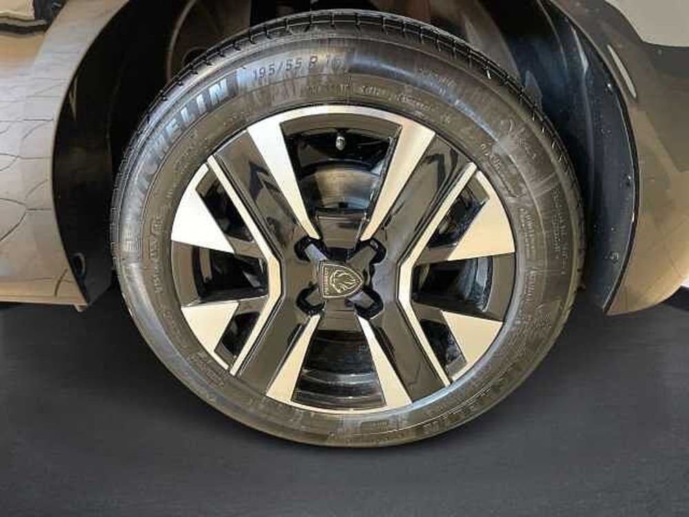 Peugeot 208 nuova a Salerno (8)