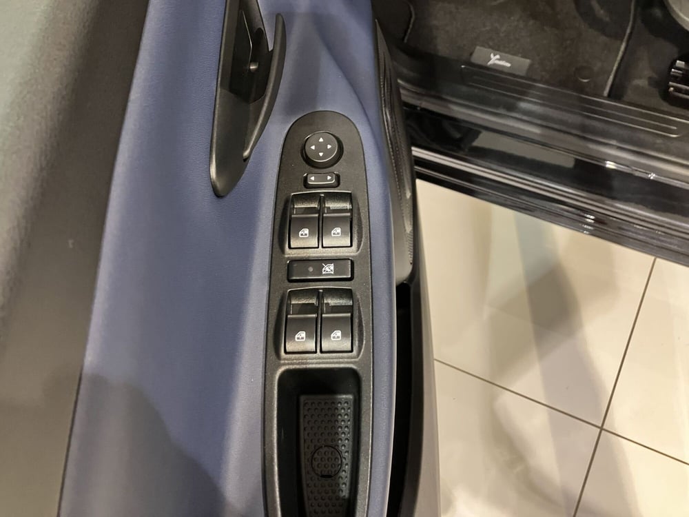 Lancia Ypsilon usata a Parma (11)
