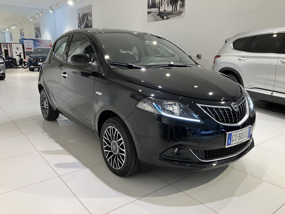 Lancia Ypsilon usata a Parma (2)