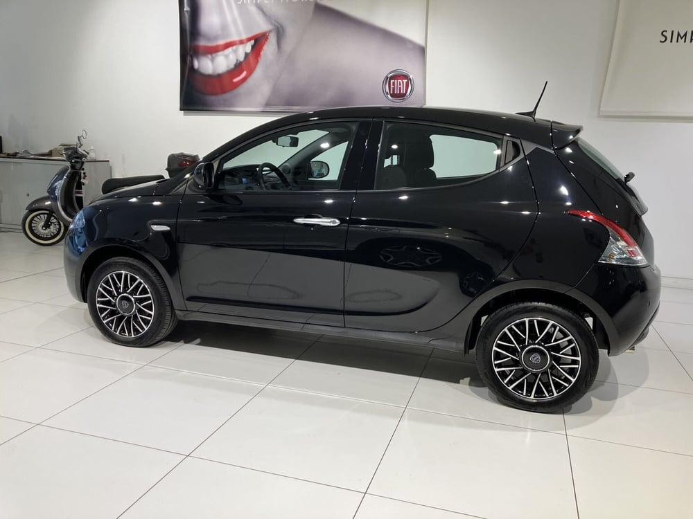 Lancia Ypsilon usata a Parma (3)