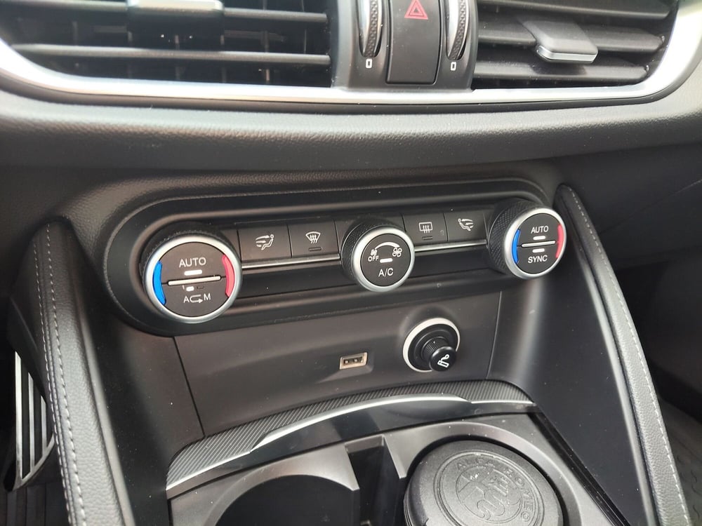 Alfa Romeo Stelvio usata a Modena (11)