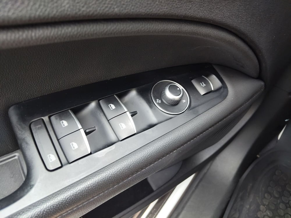 Alfa Romeo Stelvio usata a Modena (15)