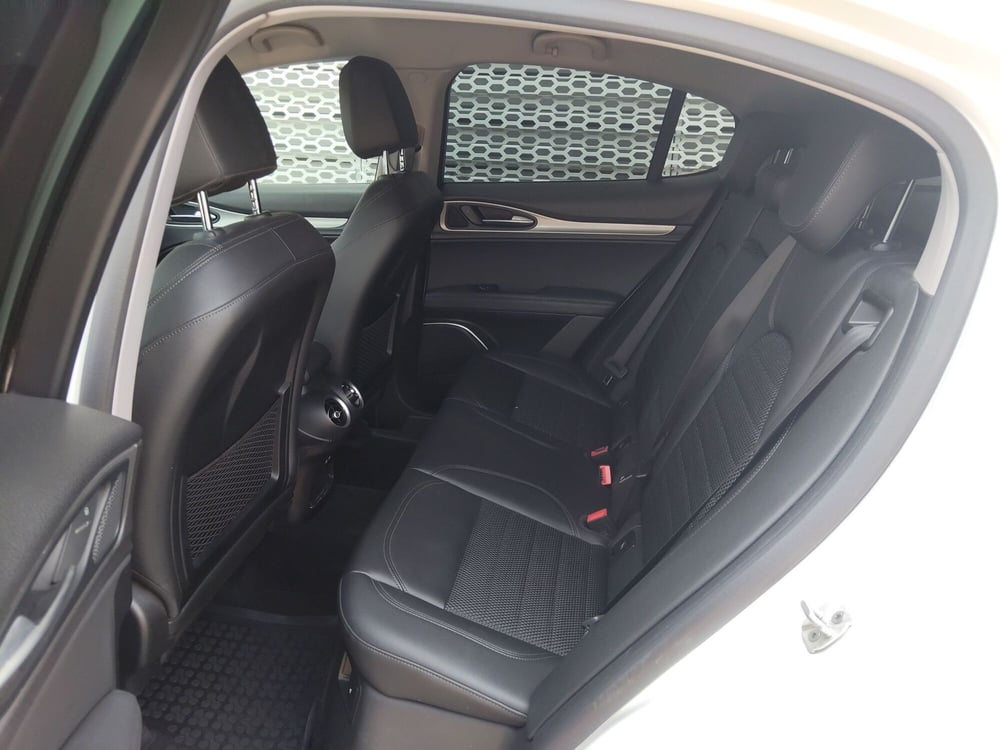 Alfa Romeo Stelvio usata a Modena (19)