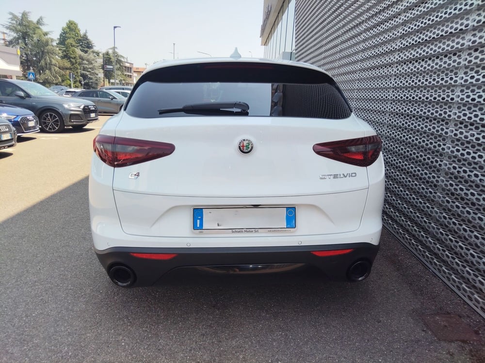 Alfa Romeo Stelvio usata a Modena (5)
