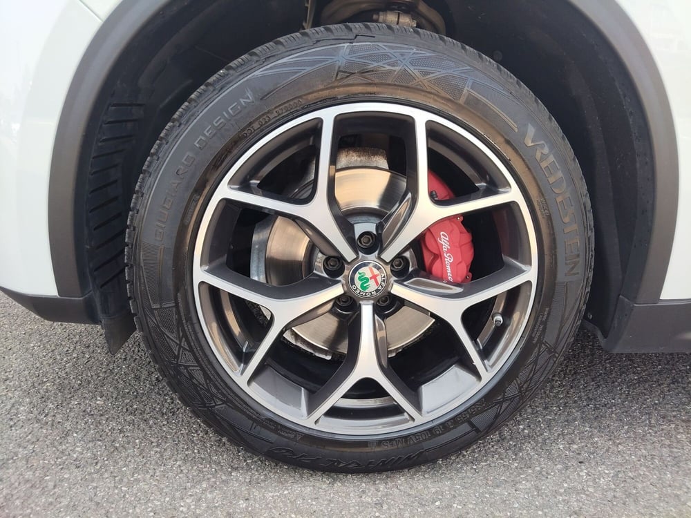 Alfa Romeo Stelvio usata a Modena (6)