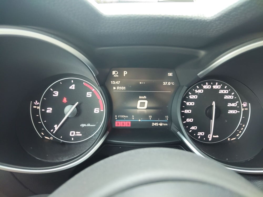Alfa Romeo Stelvio usata a Modena (9)