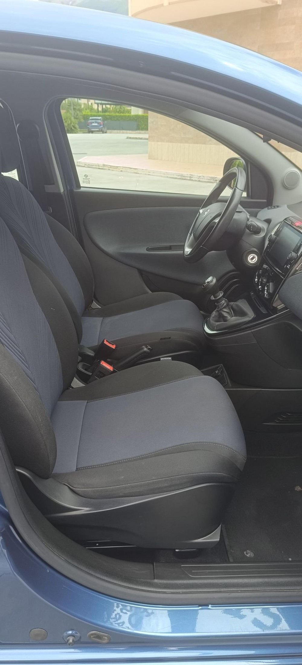 Lancia Ypsilon usata a Frosinone (13)