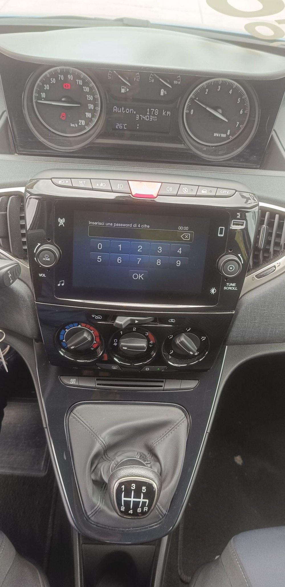 Lancia Ypsilon usata a Frosinone (14)