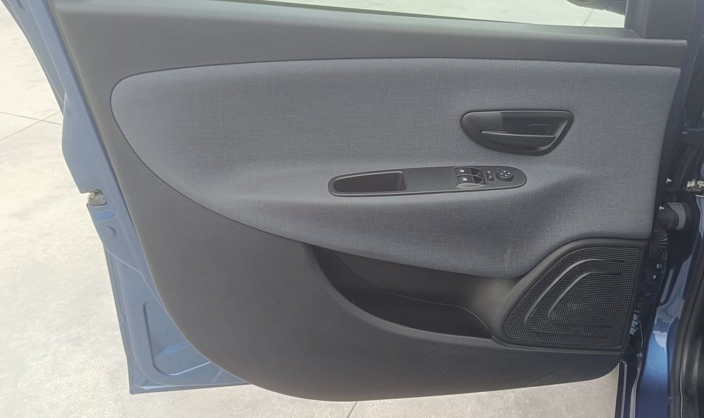 Lancia Ypsilon usata a Frosinone (9)