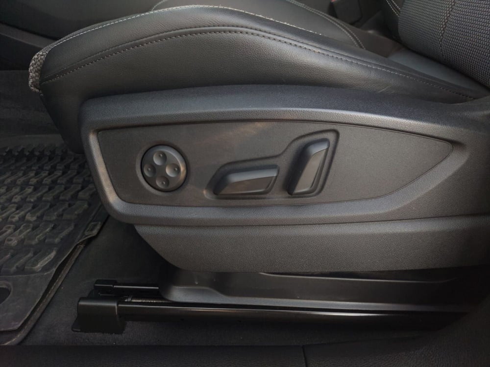Audi Q5 Sportback usata a Bari (18)