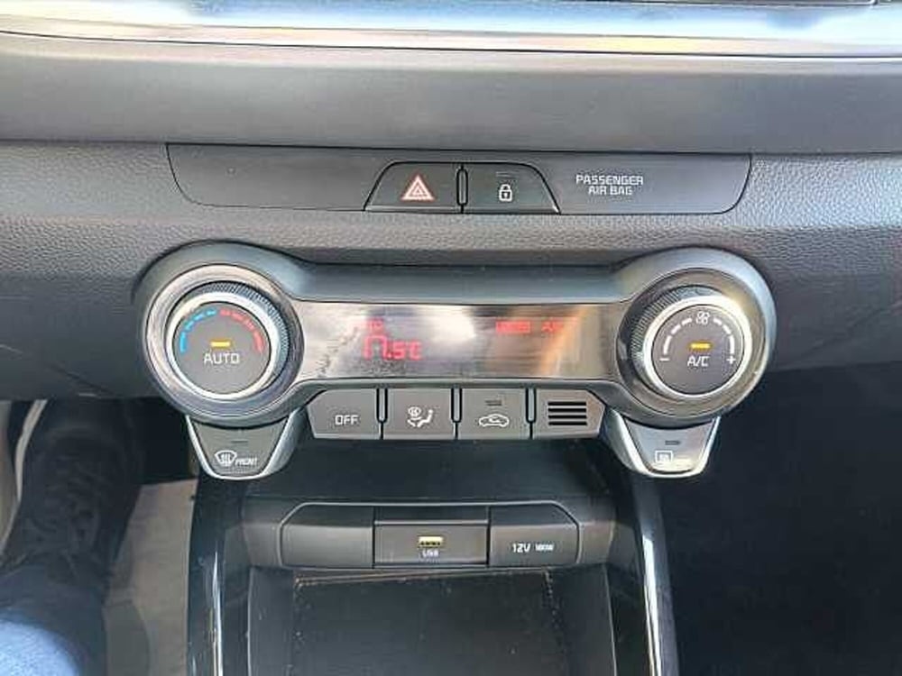 Kia Stonic usata a Milano (13)