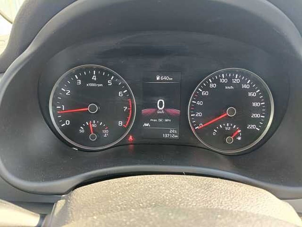 Kia Stonic usata a Milano (14)
