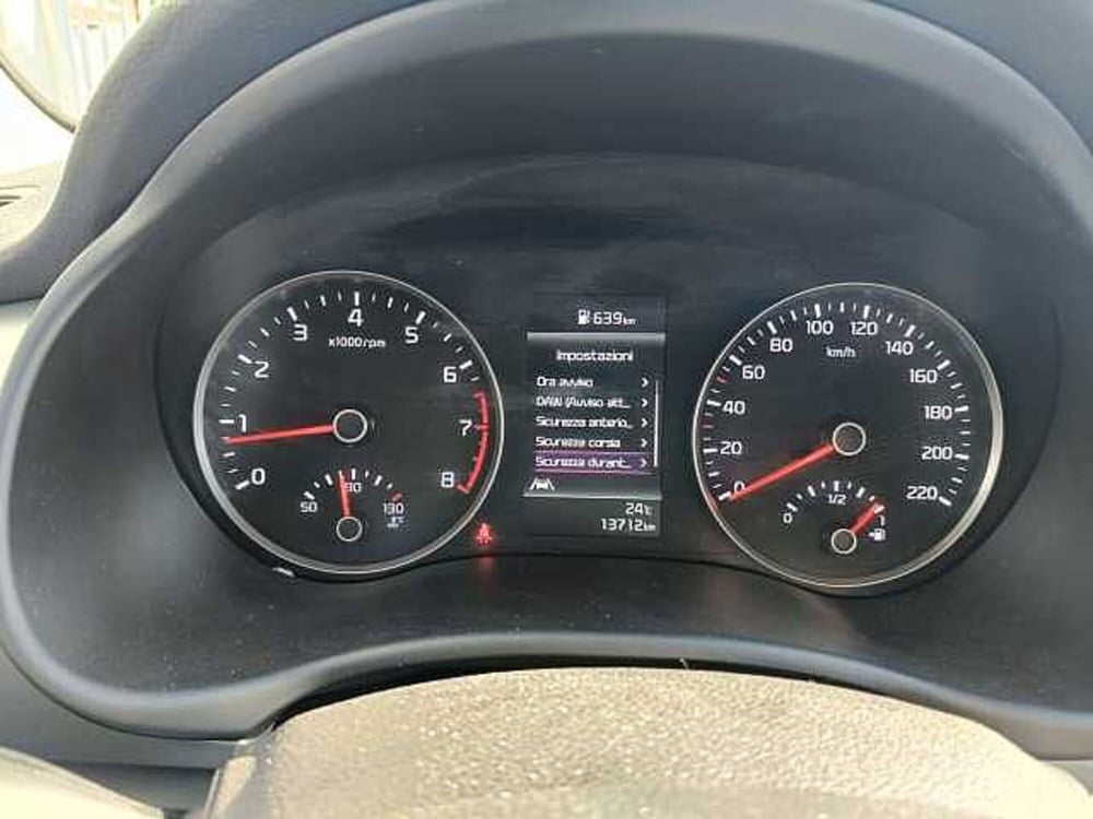 Kia Stonic usata a Milano (15)
