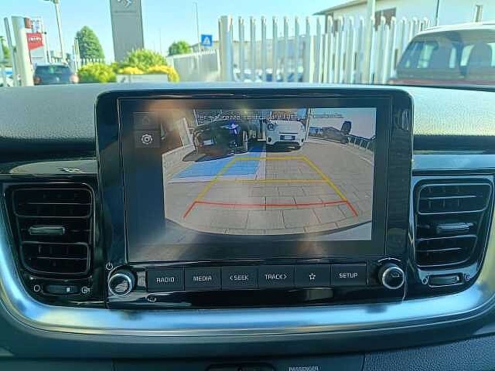 Kia Stonic usata a Milano (18)