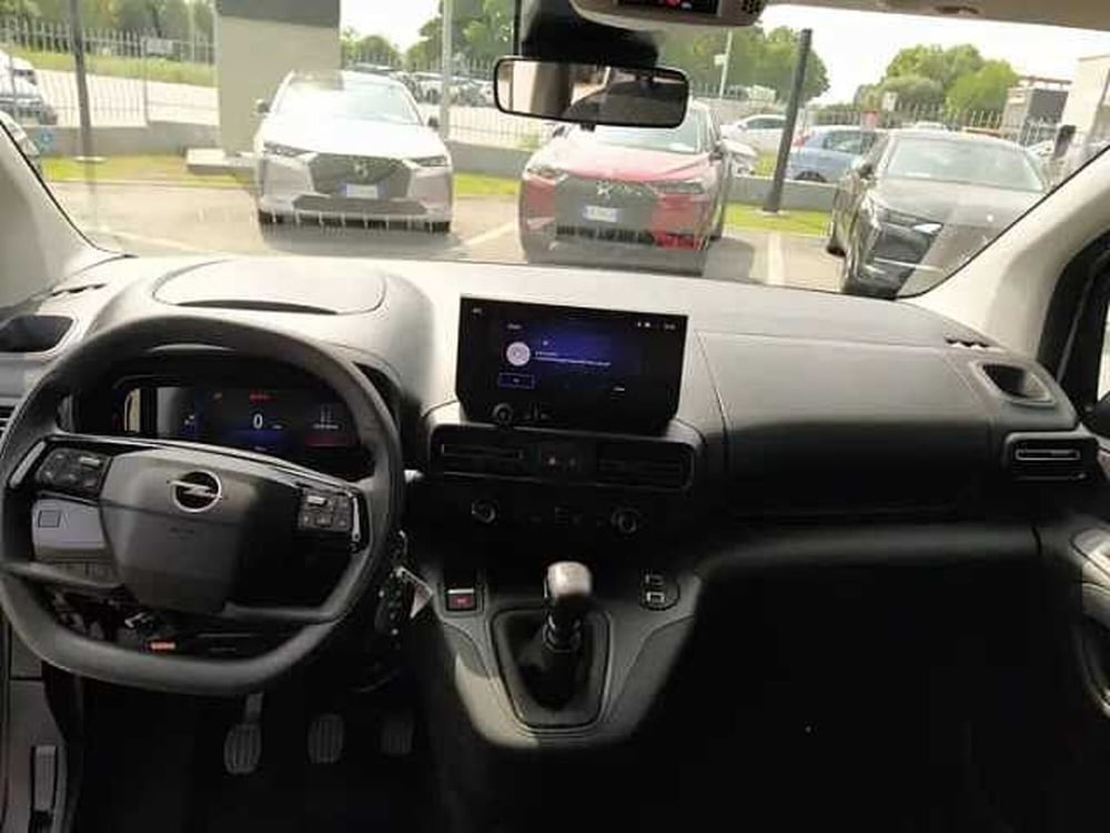 Opel Combo Life nuova a Milano (10)