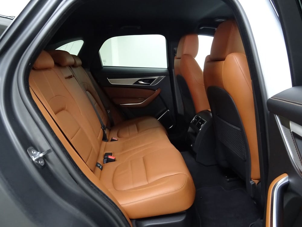 Jaguar F-Pace usata a Como (5)