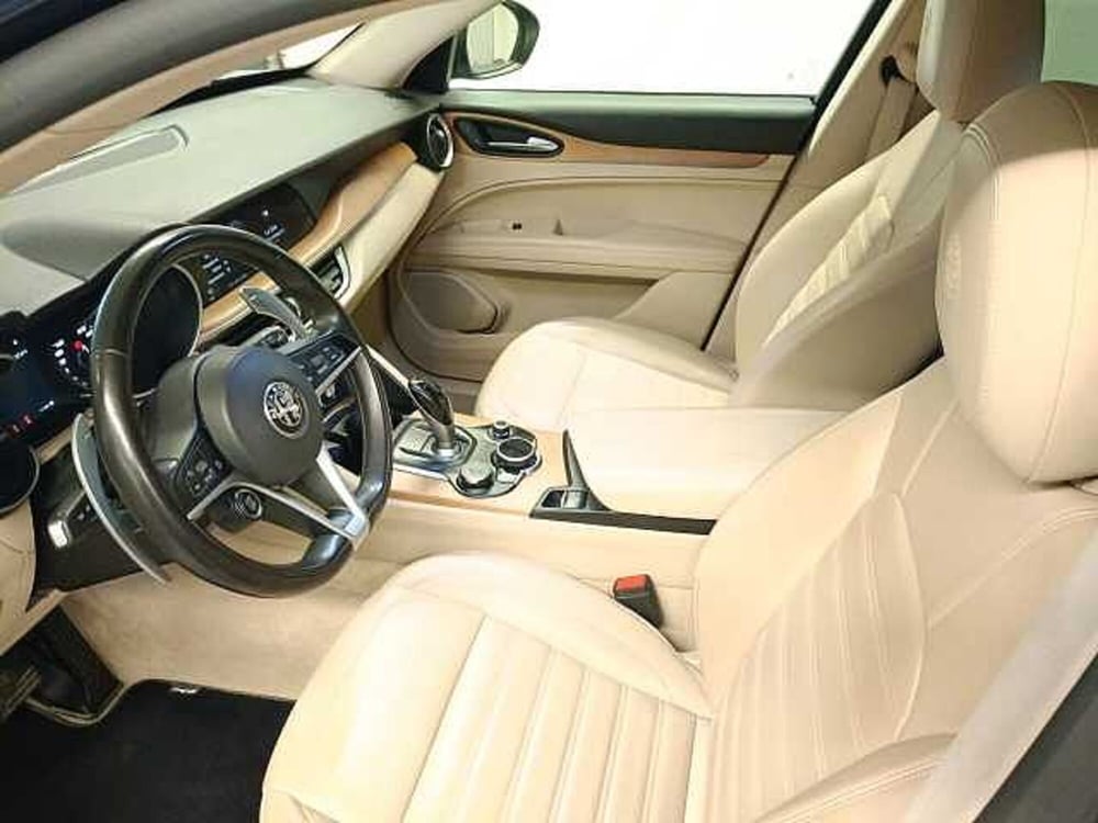 Alfa Romeo Stelvio usata a Teramo (11)