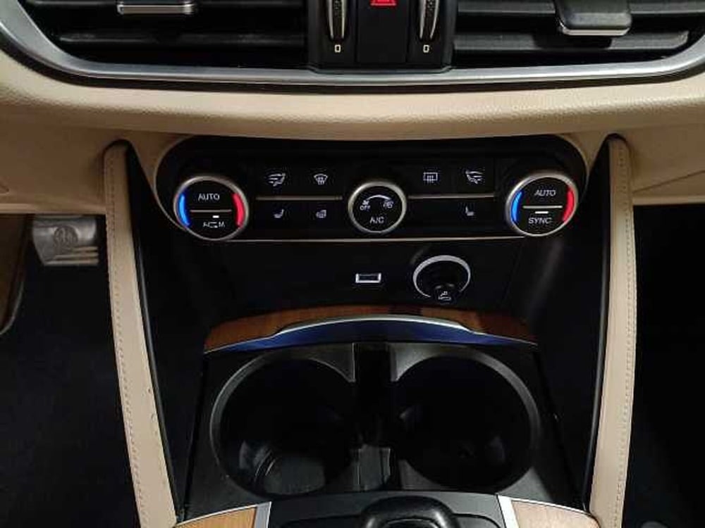 Alfa Romeo Stelvio usata a Teramo (20)