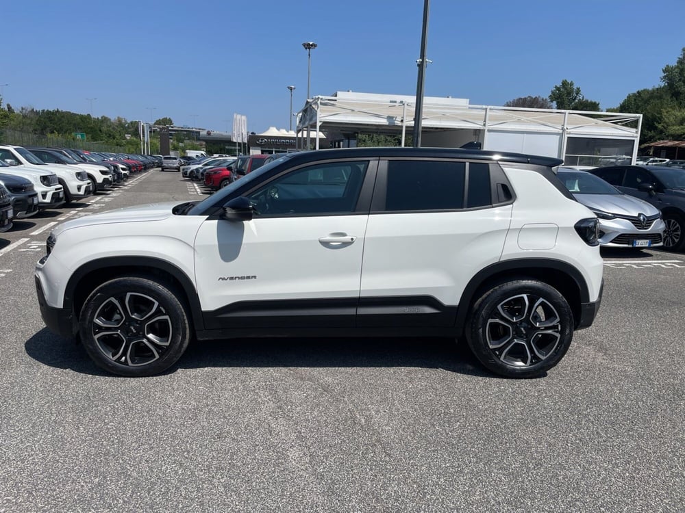 Jeep Avenger nuova a Roma (7)