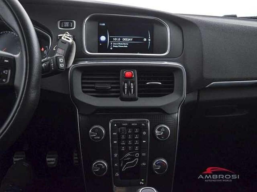 Volvo V40 usata a Perugia (18)
