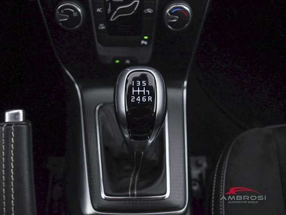 Volvo V40 usata a Perugia (19)