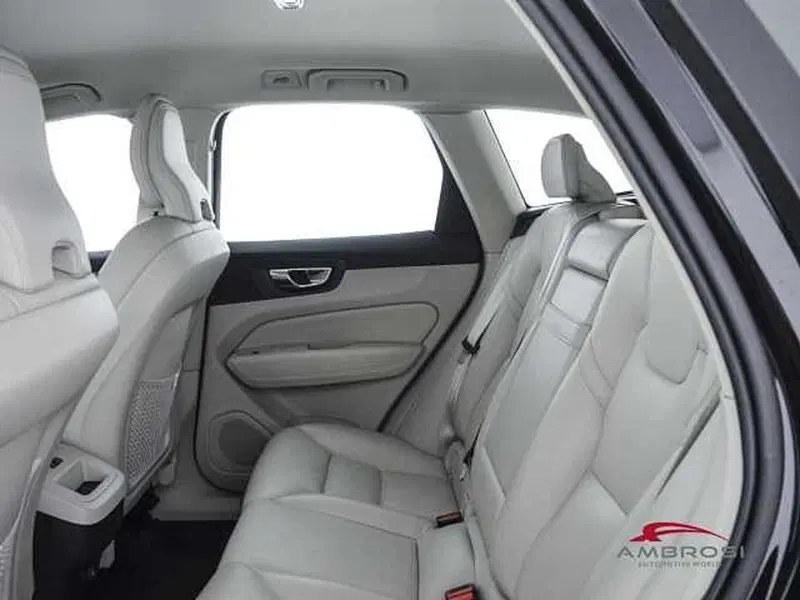 Volvo XC60 usata a Perugia (10)