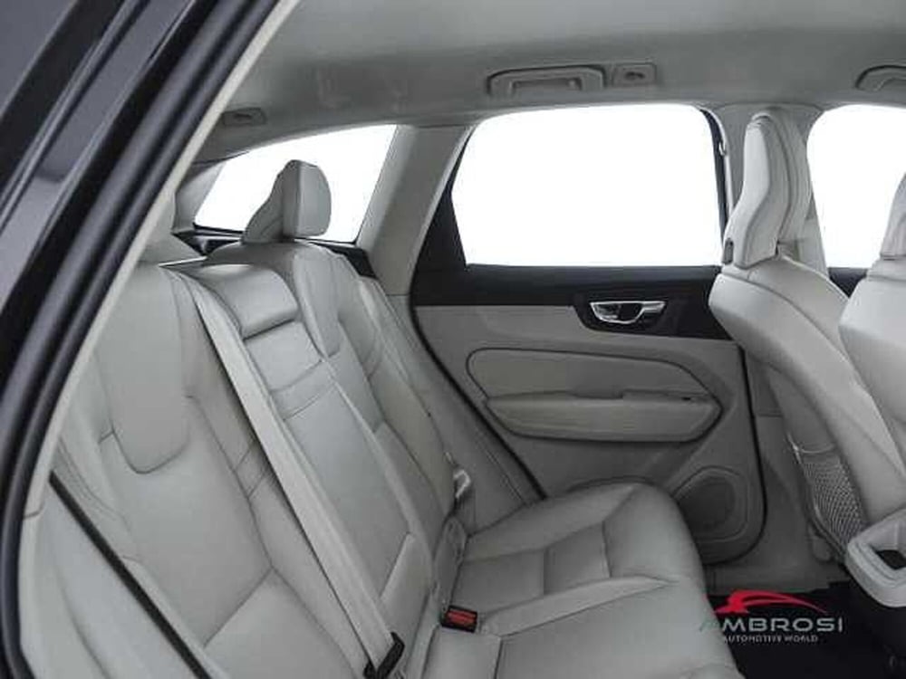 Volvo XC60 usata a Perugia (11)