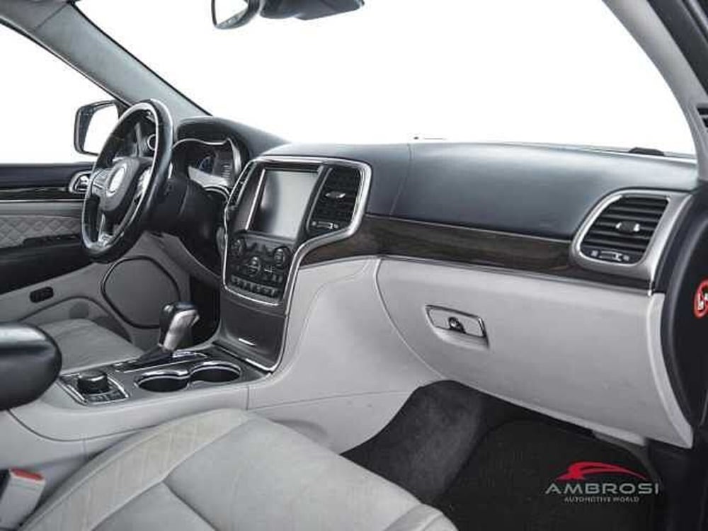 Jeep Grand Cherokee usata a Perugia (12)