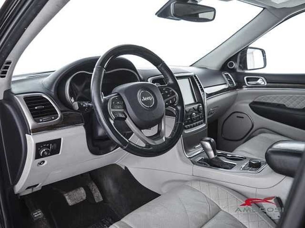 Jeep Grand Cherokee usata a Perugia (8)