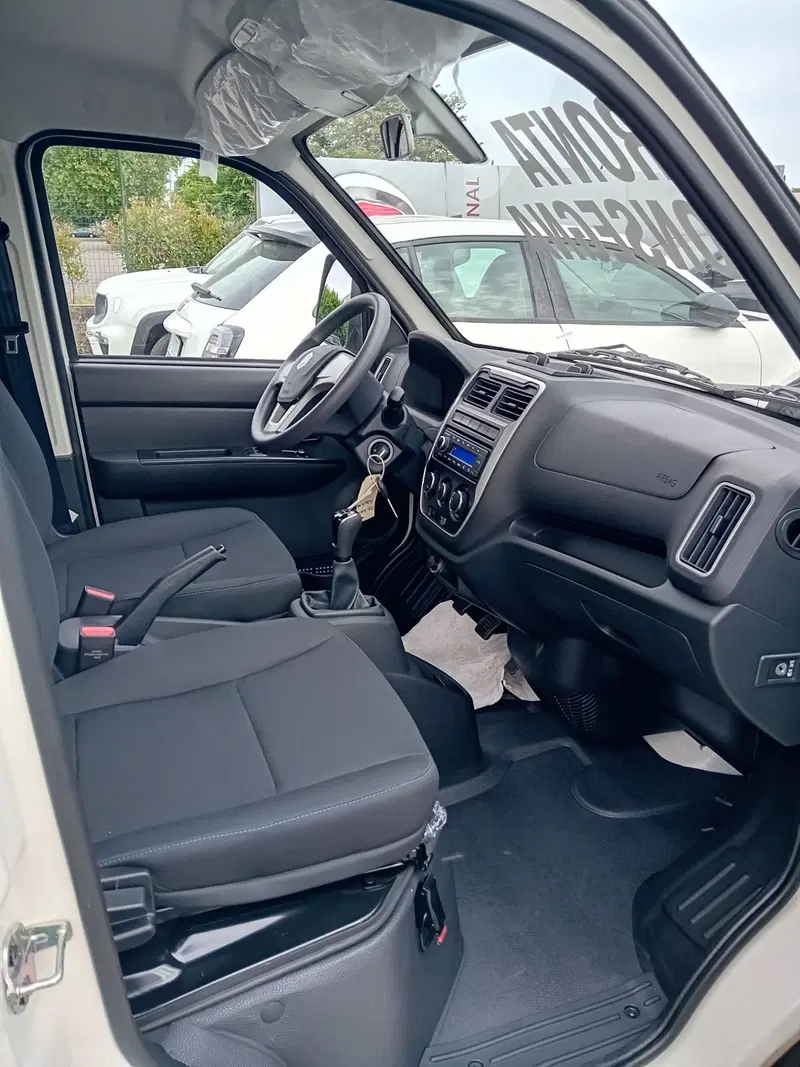 Piaggio Porter nuova a Milano (17)