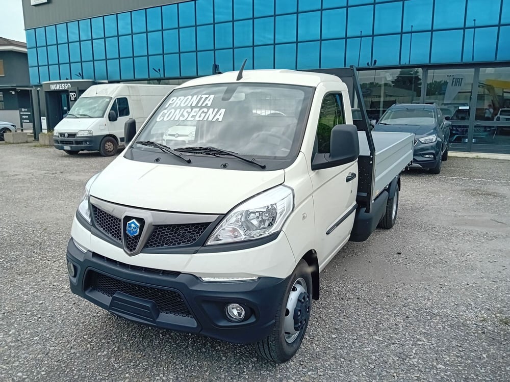 Piaggio Porter nuova a Milano (2)