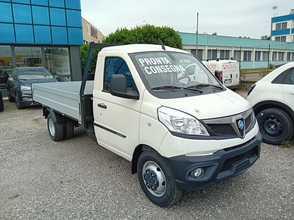 Piaggio Porter nuova a Milano (4)