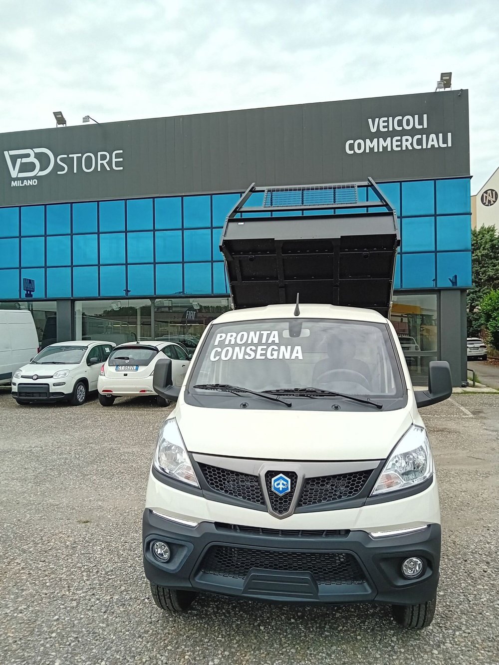 Piaggio Porter nuova a Milano (5)