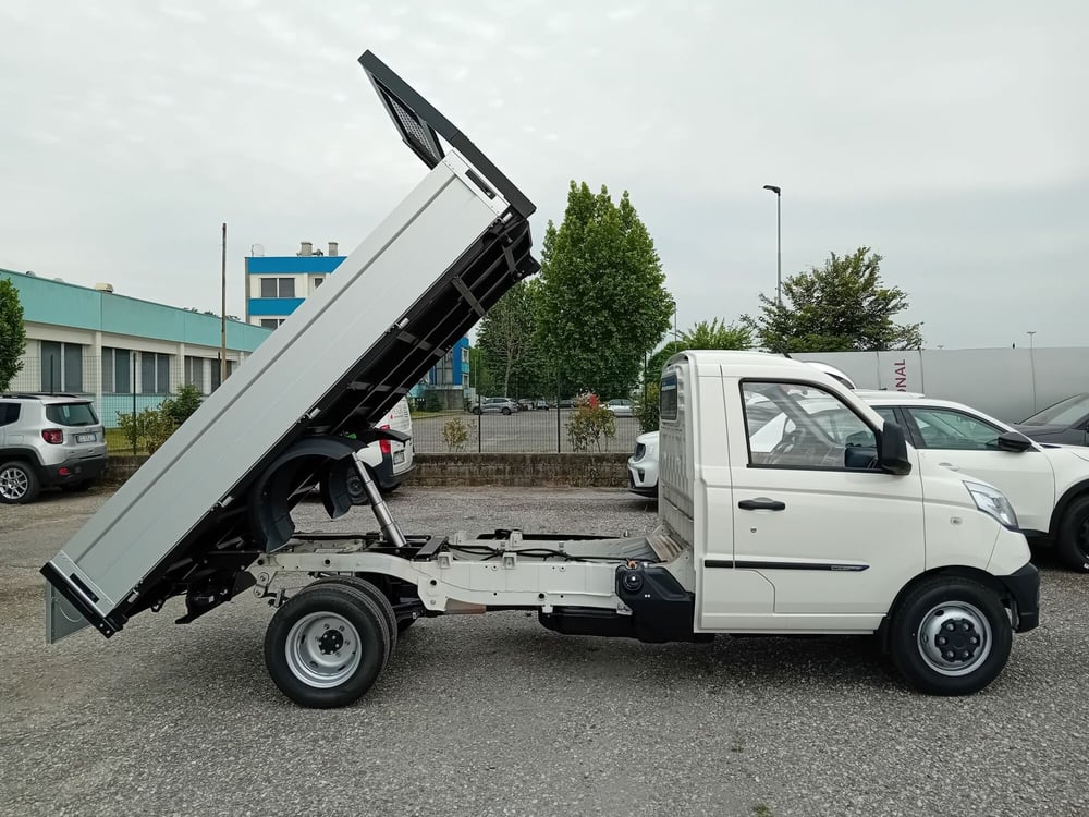 Piaggio Porter nuova a Milano (6)