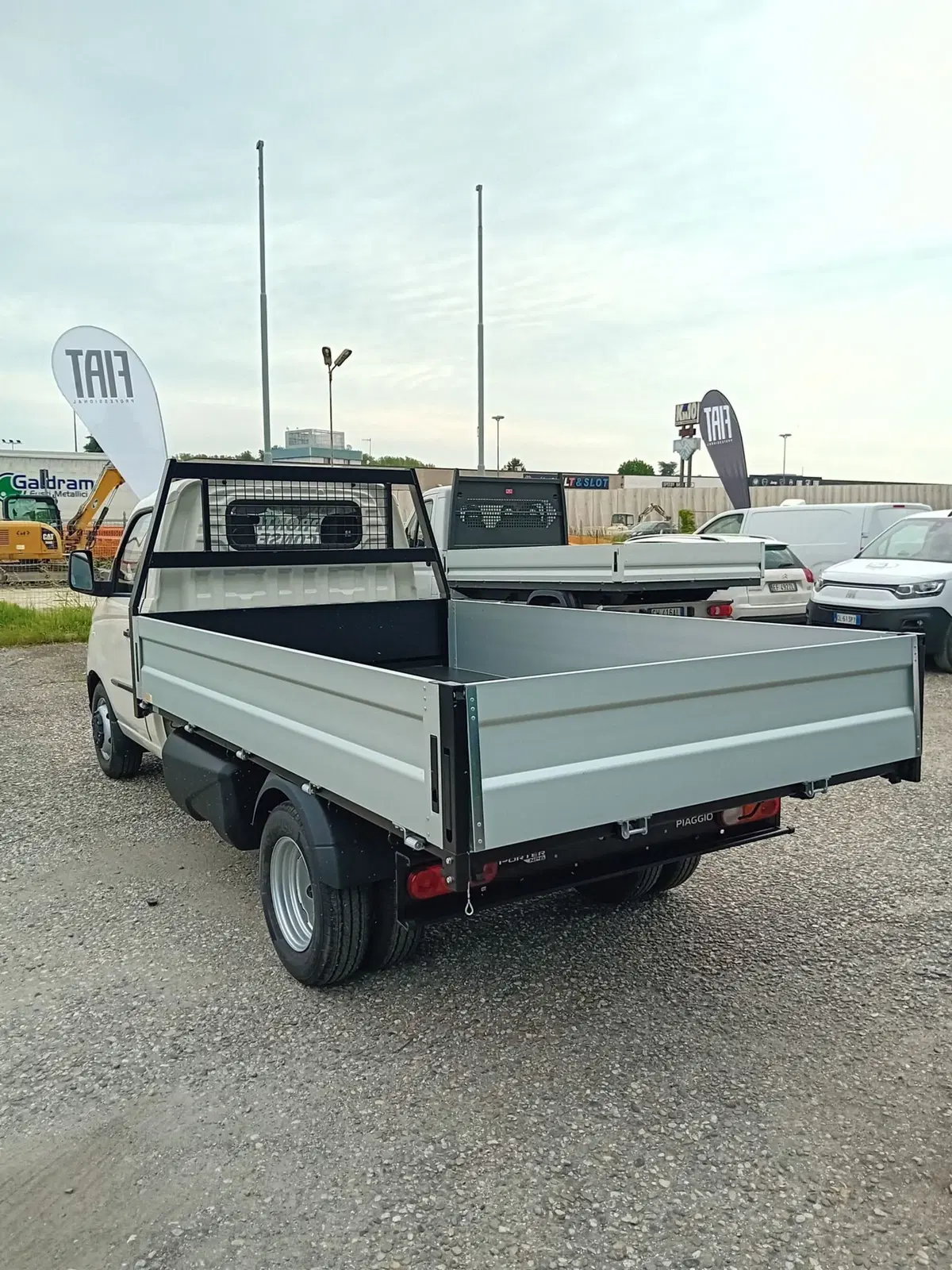 Piaggio Porter nuova a Milano (8)