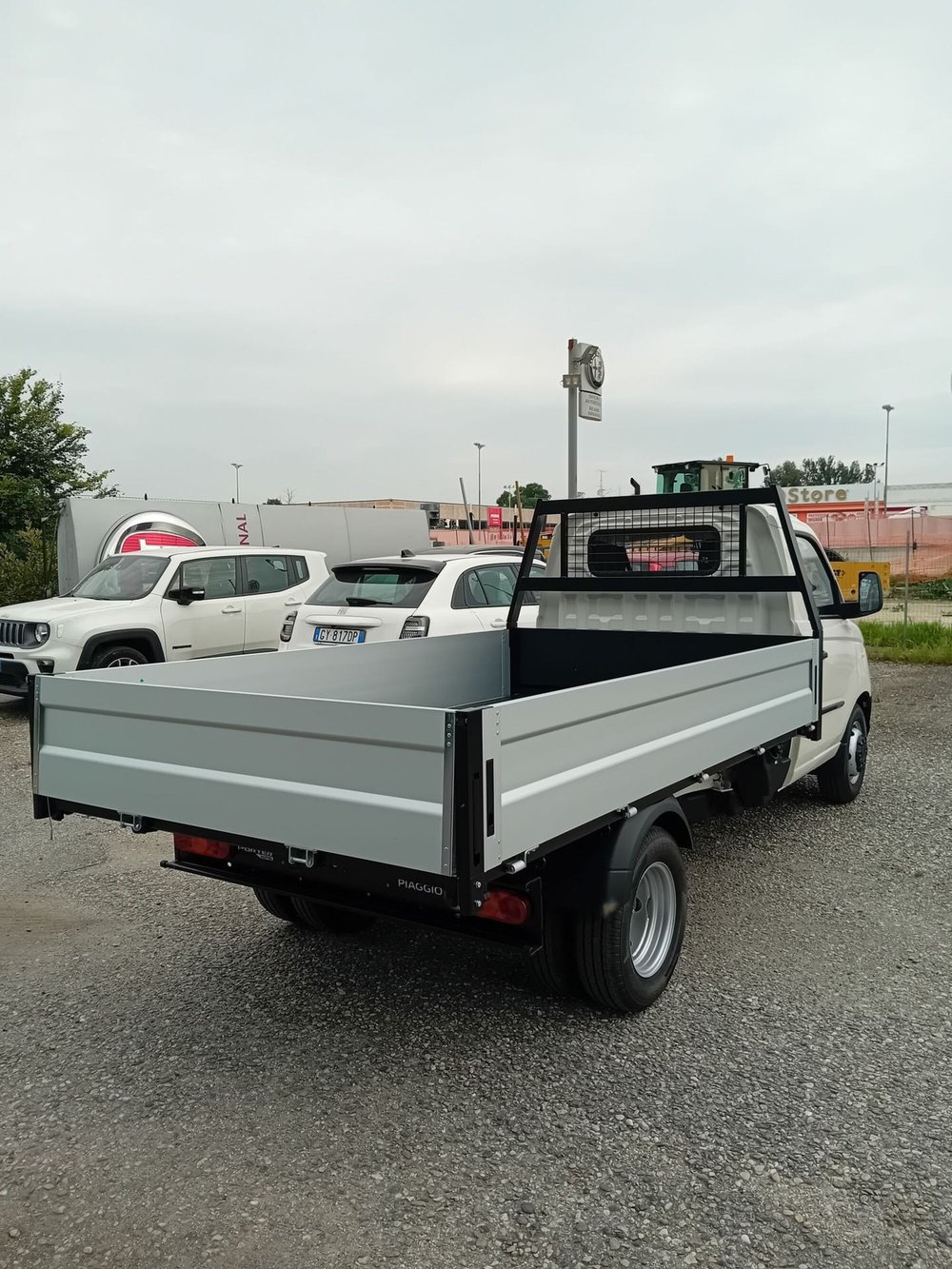 Piaggio Porter nuova a Milano (9)