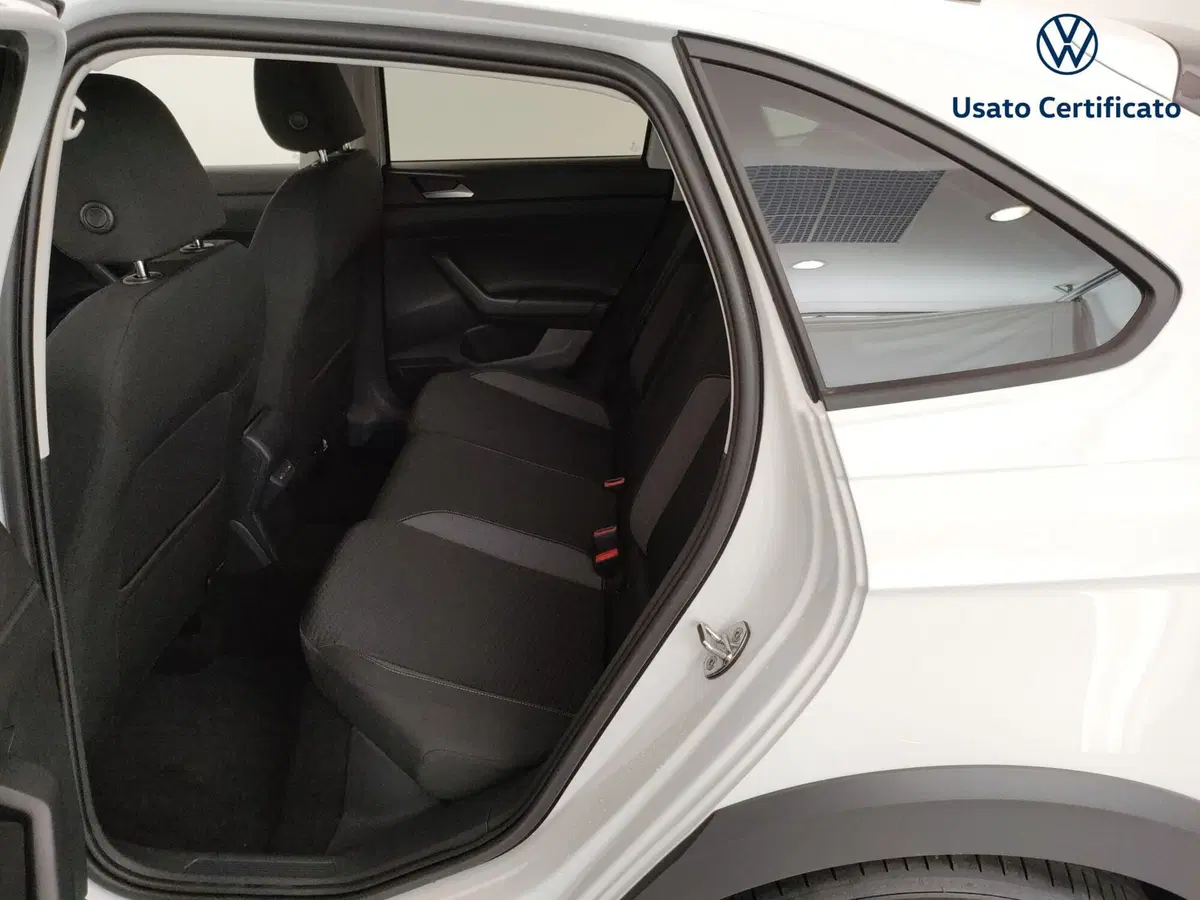 Volkswagen Taigo nuova a Varese (11)