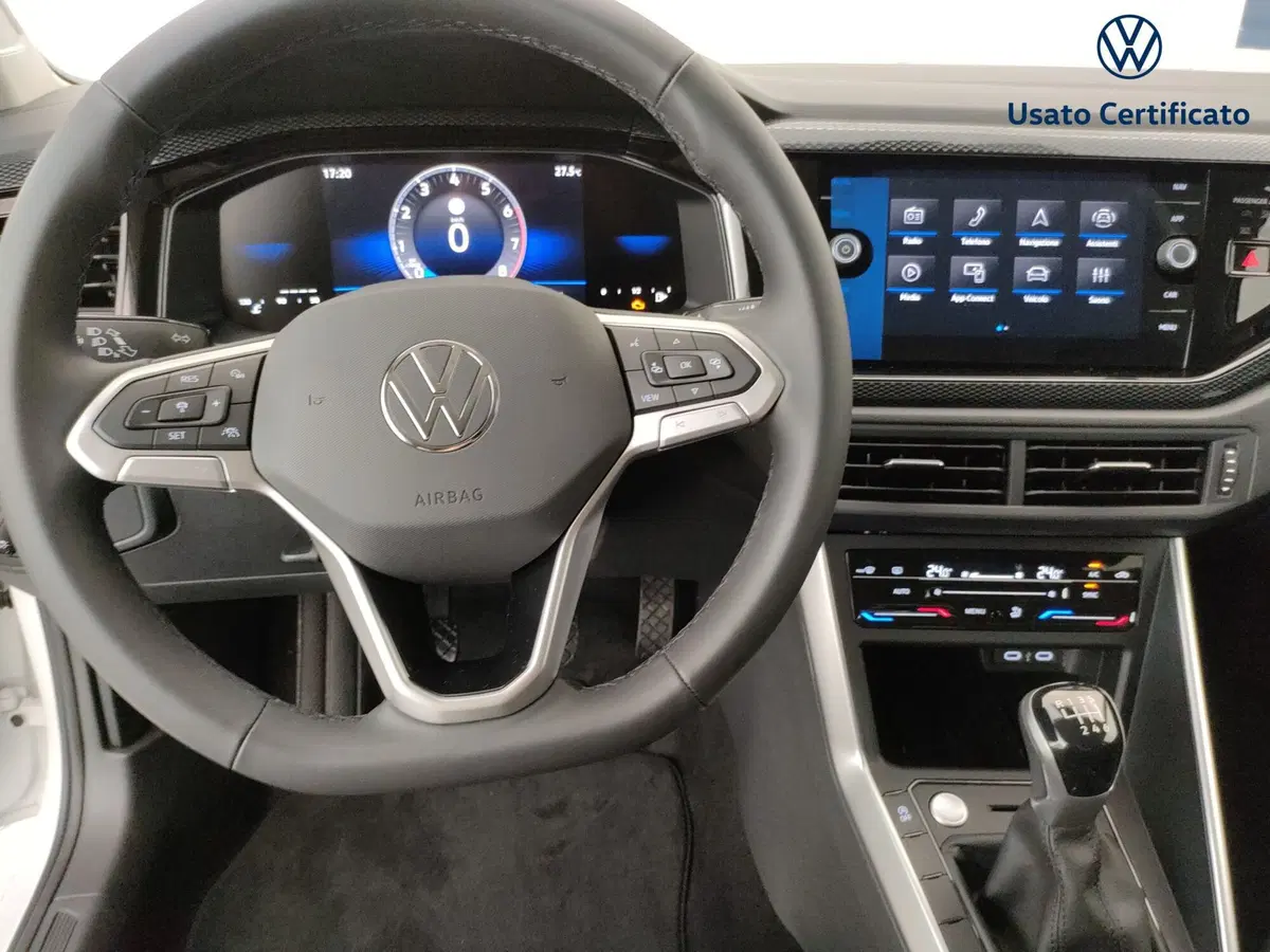 Volkswagen Taigo nuova a Varese (15)